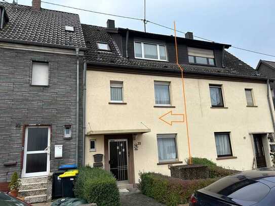 Beidseitig angebautes Einfamilienhaus mit Garten in ruhiger/ zentraler Lage auf dem Heidstock