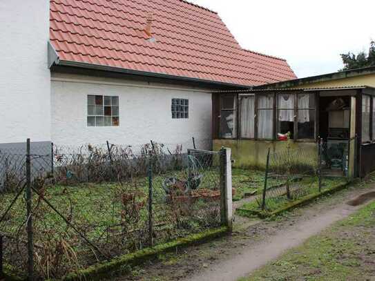 Kandel: Einfamilienhaus mit Garten und Gartenhäuschen