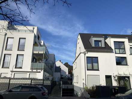 Freier Tiefgaragenstellplatz in einem Mehrfamilienwohnhaus im Stadtteil Fuhlenbrock