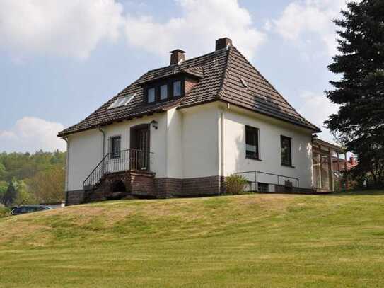 Charmantes Einfamilienhaus mit parkähnlichem Garten (5.500 m²), Waldrandlage - Hann. Münden