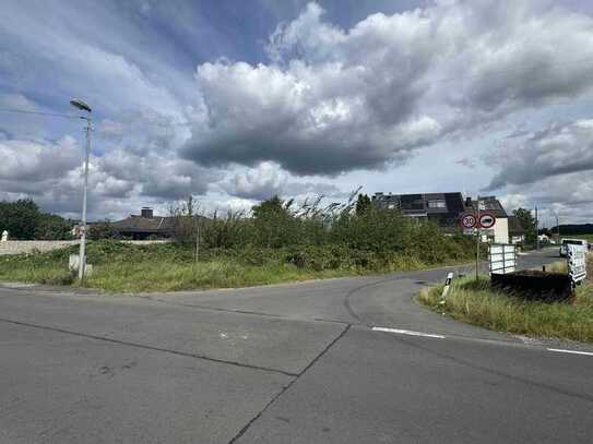 Ruhig gelegenes Grundstück mit Baugenehmigung in Leverkusen-Steinbüchel