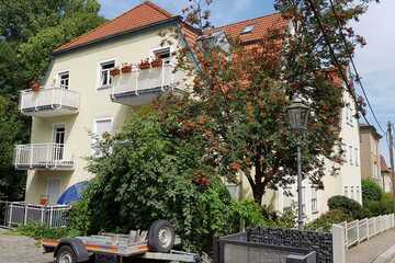 Gepflegte Wohnung mit drei Zimmern und Balkon in Dresden