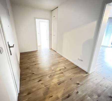 Frisch renoviert + Balkon + Einbauküche = Ihr neues Zuhause