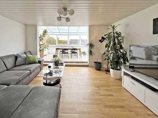 Schöne 3,5-Zimmer-Wohnung mit tollem Wintergarten und großzügiger Dachterrasse