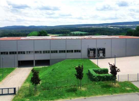 Neuwertige und nachhaltig erbaute Industriehalle im Industriegebiet von Ittersbach