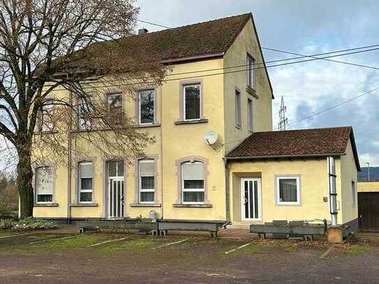 Nalbach, Mehrfamilienhaus, wird zur Zeit als Pension betrieben