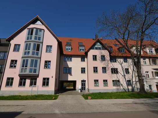 Die Saale direkt vor der Tür - Sonnige 3-Zimmer-Wohnung in Kröllwitz