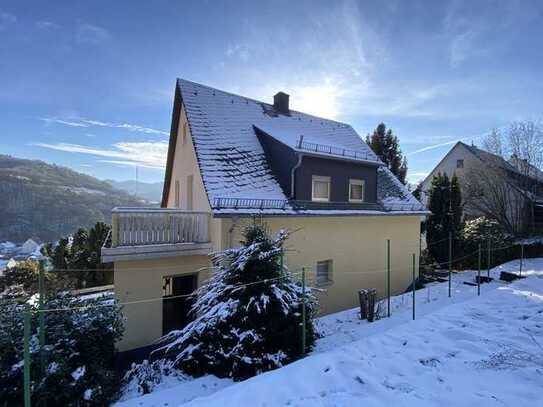 Gemütliches Einfamilienhaus mit Garage und Stellplatz in Ortsrandlage