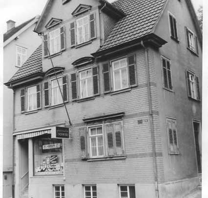 3 Familienhaus in ruhiger Stadtrandlage von Obertürkheim mit ehem. Ladengeschäft.