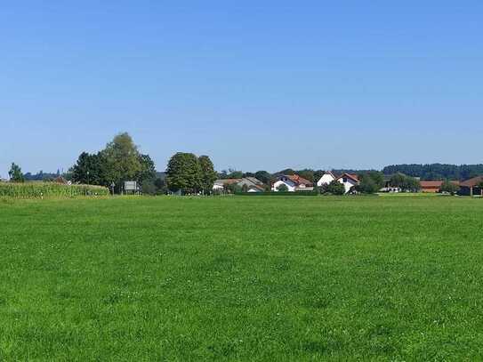 Gut geschnittenes Grundstück mit Bergblick.....