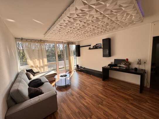 Ansprechende 3-Zimmer-Hochparterre-Wohnung mit Balkon und Einbauküche in Mettmann