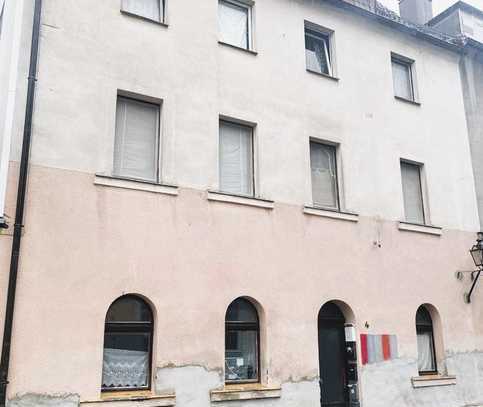 Mehrfamilienhaus Haus 4-Parteien im Zentrum !Top vermietet! Mieteinnahmen ca. 1550 €/Monat