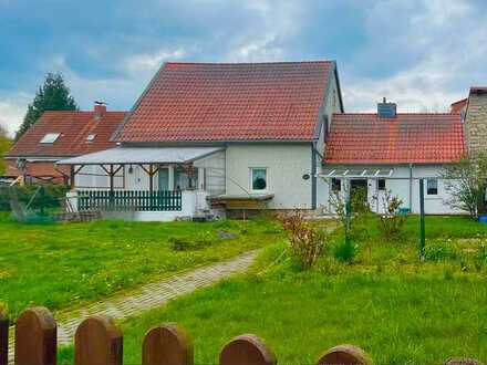 Einfamilienhaus auf Eigentumsgrundstück mit Scheune und Garage!