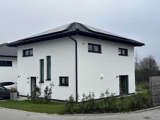 Luxus-Einfamilienhaus in bevorzugter Lage mit Top-Energiewert und erweiterter Garantie