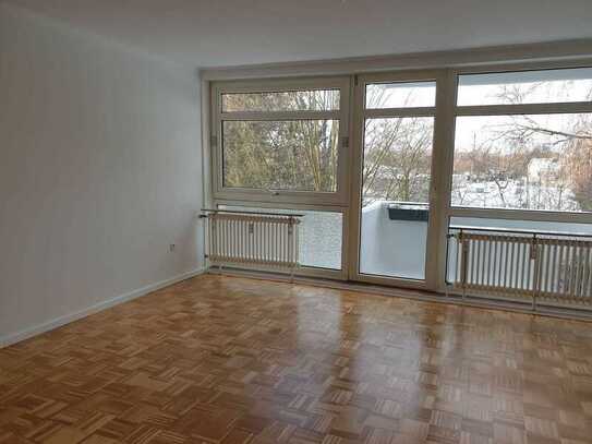 Von Privat: 2-Raum-Wohnung mit Balkon und EBK in Bremen