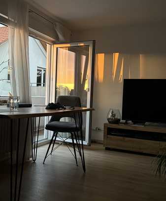 Gemütliche 2,5 Zimmer Dachgeschoss-Wohnung, Stuttgart (Höhenfreibad Killesberg)