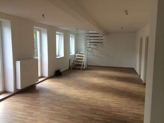 Coole 3-Raum-Wohnung im schönen Sudenburg– ideal für Paare Maisonette-Wohnung-klimatisiert-