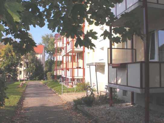 Helle 2-Raumwohnung mit Balkon in Rötha