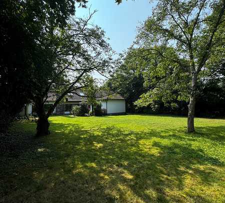 Einfamilienhaus auf großem Eckgrundstück