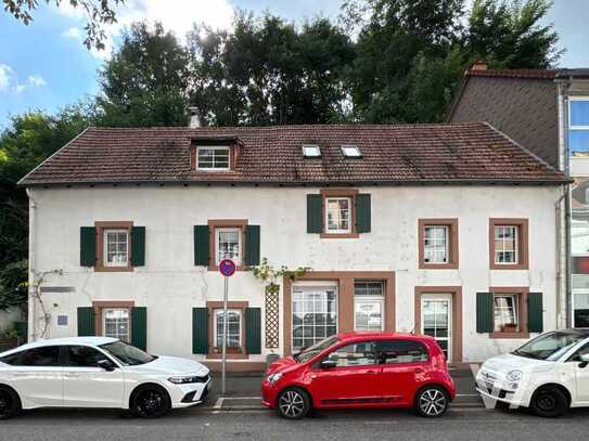 Historisches Einfamilienhaus mit Einliegerwohnung in Saarbrücken - St. Arnual