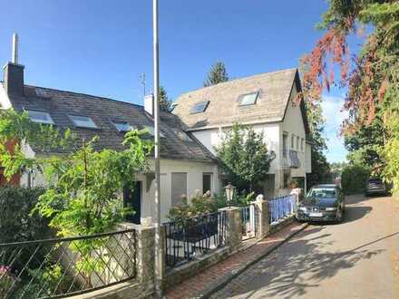 Renovierte DG-Wohnung mit großer Loggia und phantastischen Fernblick