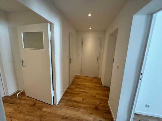 Komplett renovierte Wohnung - Charlottenburg