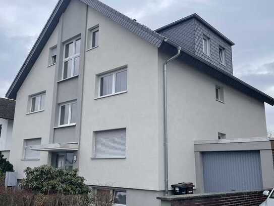 Geschmackvolle, modernisierte 4,5-Zimmer-Terrassenwohnung mit geh. Innenausstattung