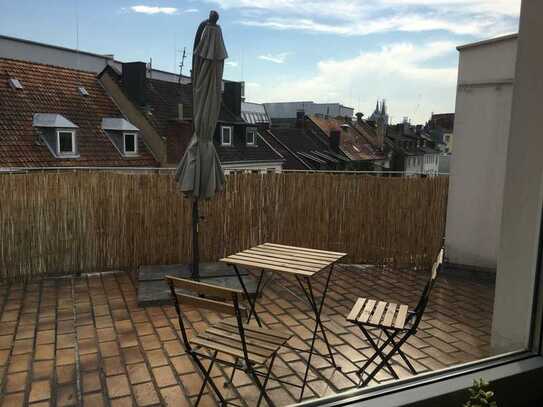 Zentrale Stadtwohnung mit Dachterrasse Nähe Aquis Plaza