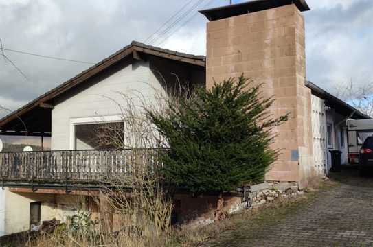 großes Einfamilienhaus mit Einliegerwohnung in idyllischer Lage