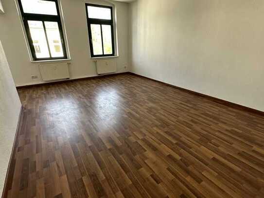 Etxtra kleines Arbeitszimmer (7m²) / WG-geeigenet da 3 Zi. je 16 m² - frei ab 1.7.24