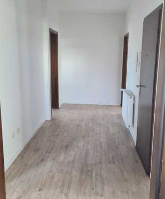Attraktive und vollständig renovierte 2-Raum-DG-Wohnung in Mönchengladbach-Odenkirchen