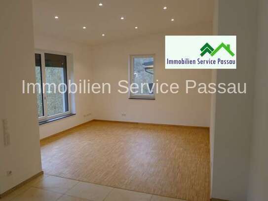 Große 3-Zimmer-Wohnung in Passau-Ilzleite mit Einbauküche, Balkon und Keller.