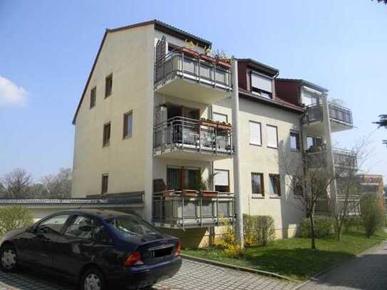 Kleine 2-Raum-Wohnung mit Balkon!