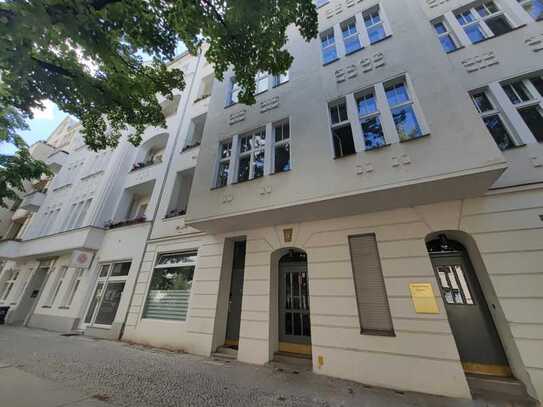 Charmente Altbauwohnung in besten Lage Wilmersdorf/ Charming Antique Apartment