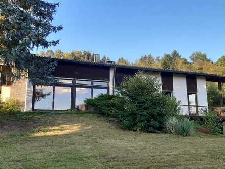 Ausdrucksvolles Haus mit luxuriösem Ausbau Sauna Schwimmbad von Privat an Modernisierer