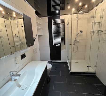 ***Selbst einziehen***Schick renovierte 4-ZKB-ETW, 103m², renoviertes Bad und Gäste-WC, EBK