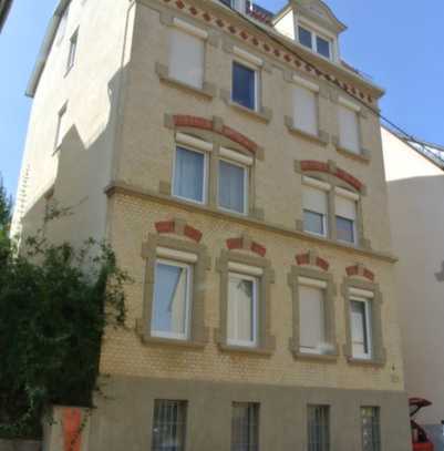 Schöne 2-Zimmer-Wohnung mit Terrasse und kleiner Einbauküche in Stuttgart Ost