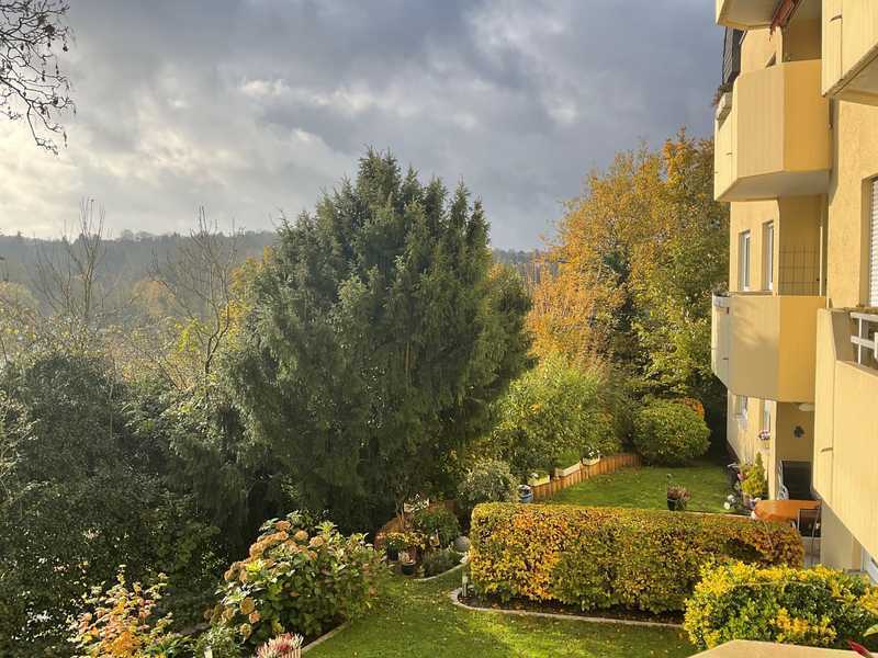 *KAPITALANLAGE* schöne 3 Zimmer DG-Wohnung mit Balkon in der Wohnanlage "Im Walpurgistal"