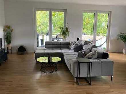 Neuwertige, exklusive 3-Zimmer-Wohnung mit EBK und Balkon