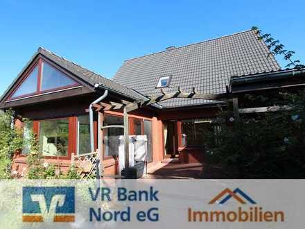 Einfamilienhaus mit Doppelcarport und Wintergarten in schöner Sackgassenlage