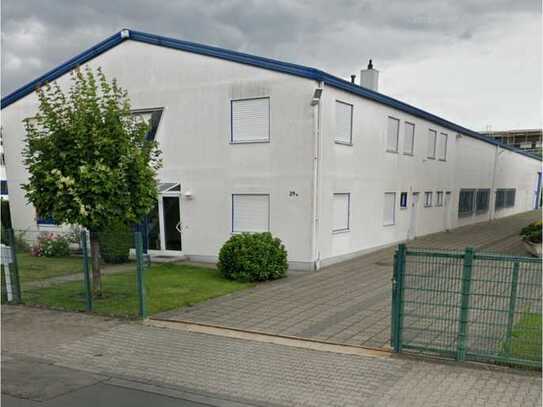 *** Solitärobjekt *** 874 m² Produktions-/Lagerhalle + 379 m² Büroflächen zu vermieten.