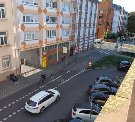 Schöne, helle 3-Zi Altbau Wohnung inkl. EBK in Toplage Nähe Berger Str. - Sofort frei!