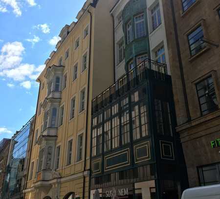 Zentrale Bürofläche im historischen "Grönländer" | Bestlage Petersstraße 22 | 1. OG