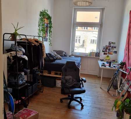 Top 6,5-Zimmer-Studenten-WG-Wohnung mit Balkon, 2 WCs und EBK