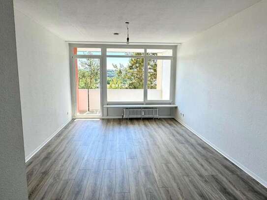 W o W * 1. Bezug nach Sanierung NEUES BAD * offener Schnitt * NEUER LAMINAT * Balkon KL WEST