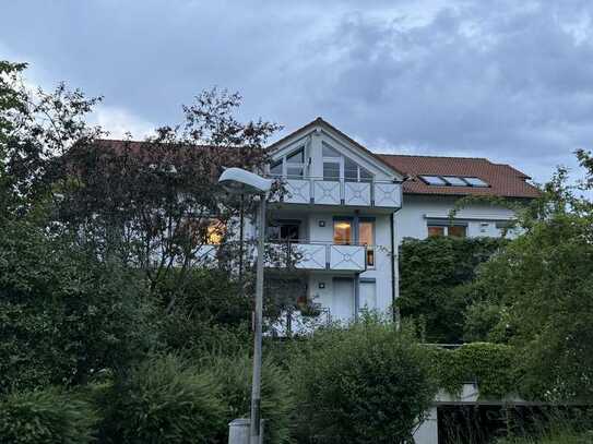 Helle 2 Zimmer DG-Wohnung mit großem Balkon+EBK in direkter Nähe zum Technologiepark Tübingen + UKT