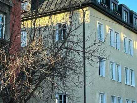 Frei zum Bezug: schönes Altbau-Appartement im ruhigen Innenhof zu Verkaufen