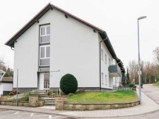 Schöne 4-ZKB DG Wohnung mit Balkon in Mühlhausen/Rhein-Neckar Kreis ab sofort zu vermieten.