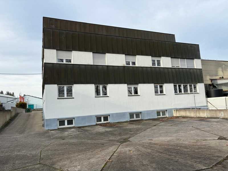 Penthouse mit 3,5 Zimmern und 70qm Terrasse in Stuttgart-Stammheim