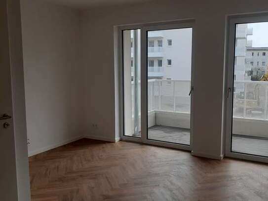 Neubau! 3-Zimmer mit EBK + Balkon + Abstellkammer + Waschmaschinenanschluss direkt in Adlershof!